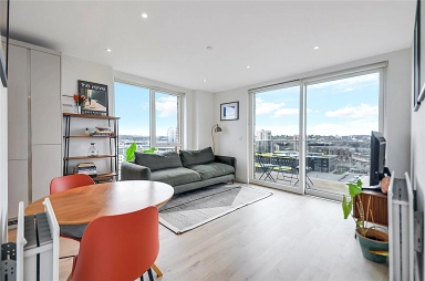 Lismore Boulevard, Colindale Gardens, Colindale - NW9 view 2