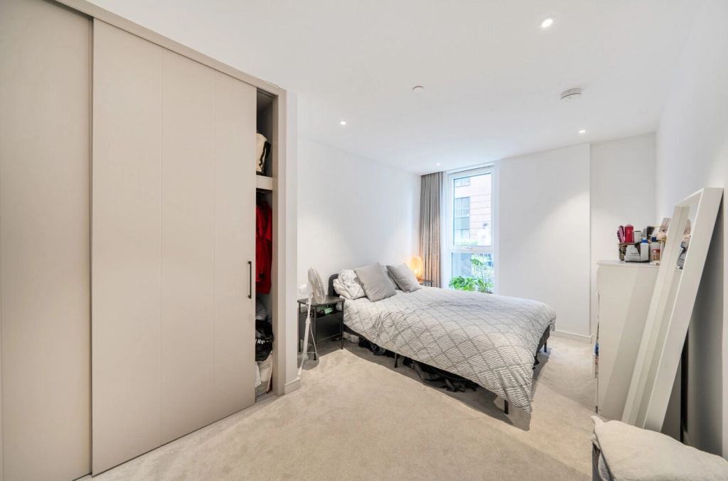 1 bedroom apartments/flats for sale in Cedrus Avenue, Southall - UB1 view 12