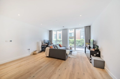 Cedrus Avenue, Southall - UB1 view 16