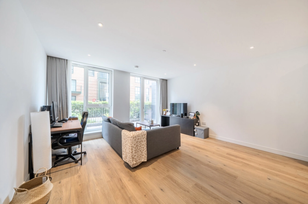 1 bedroom apartments/flats for sale in Cedrus Avenue, Southall - UB1 view 4