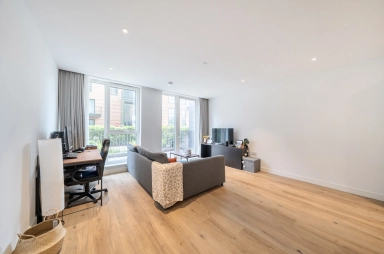 Cedrus Avenue, Southall - UB1 view 4
