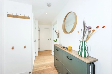 Capitol Way, Colindale - NW9 view 9