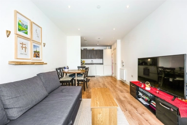 Longfield Avenue, Ealing - W5 view 2