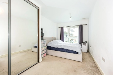 Longfield Avenue, Ealing - W5 view 8