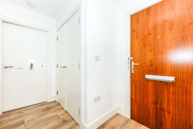 Longfield Avenue, Ealing - W5 view 11