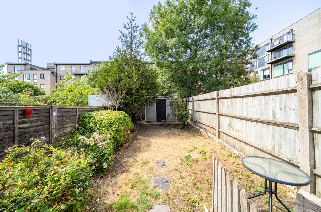 3 bedrooms houses for sale in Colindale Avenue, Colindale - NW9 view 14