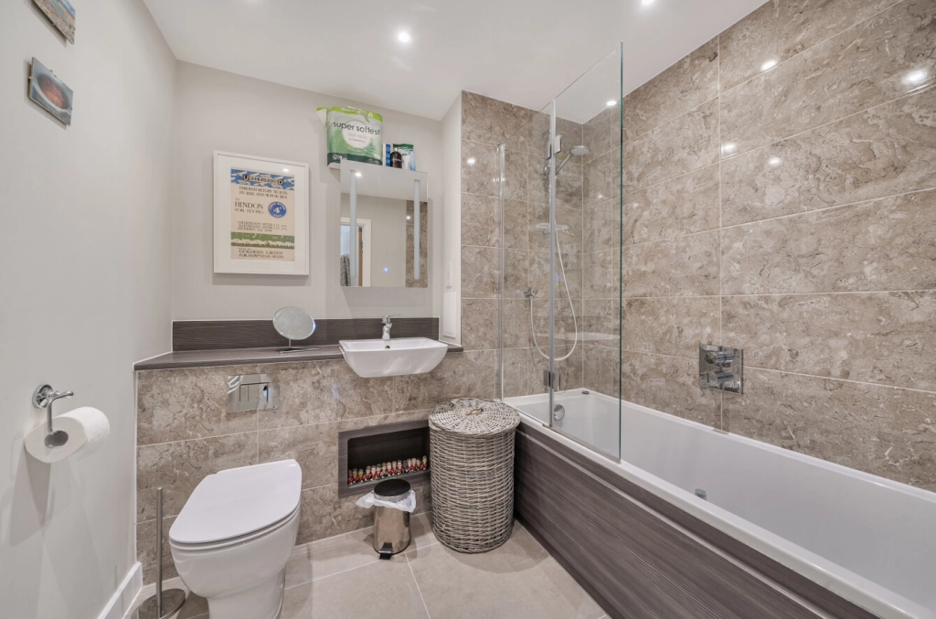 1 bedroom apartments/flats for sale in Moorhen Drive, Hendon - NW9 view 8