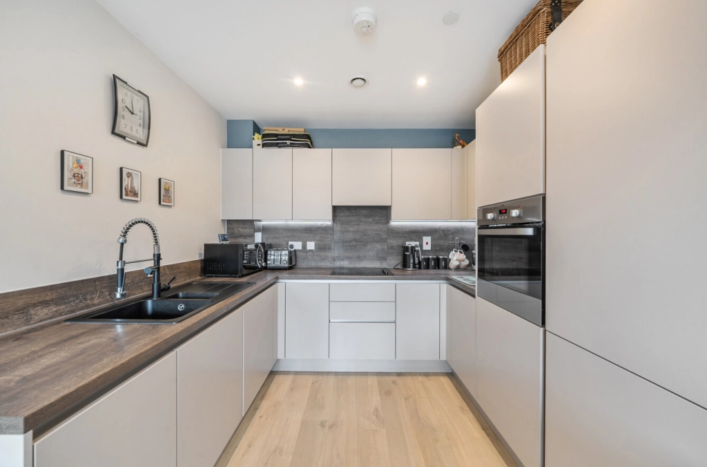 1 bedroom apartments/flats for sale in Moorhen Drive, Hendon - NW9 view 14