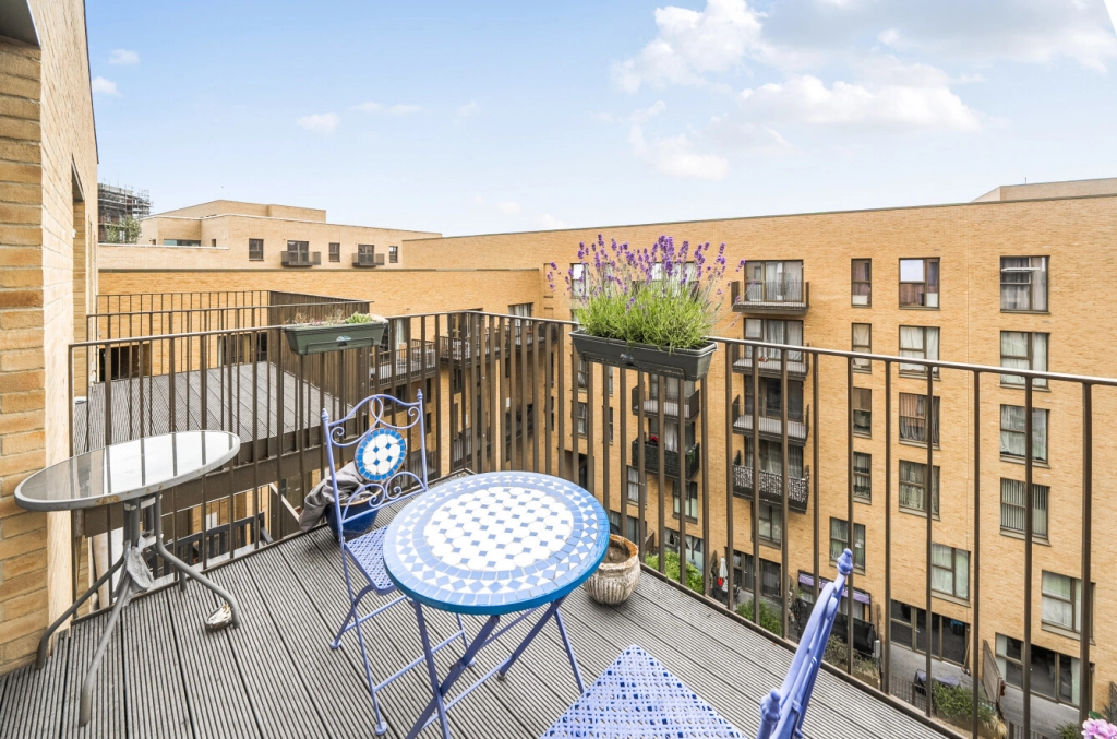 1 bedroom apartments/flats for sale in Moorhen Drive, Hendon - NW9 view 10