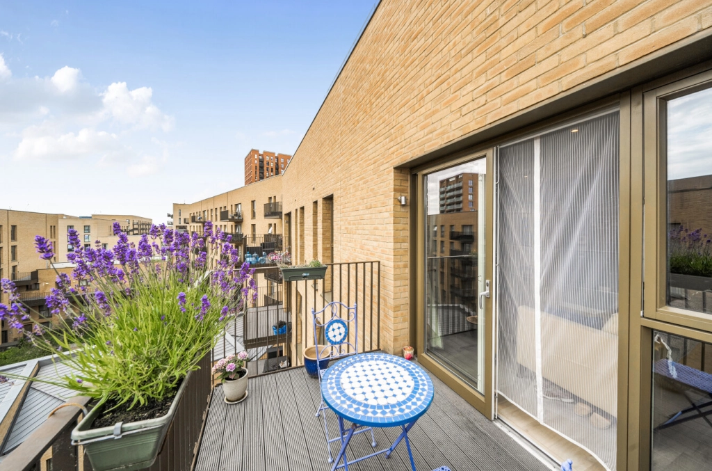 1 bedroom apartments/flats for sale in Moorhen Drive, Hendon - NW9 view 11