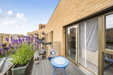 Moorhen Drive, Hendon - NW9 view 13