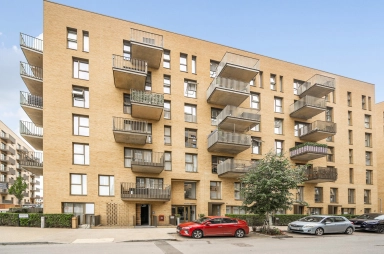 Moorhen Drive, Hendon - NW9 view 1