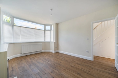 Clovelly Avenue, Colindale - NW9 view 2