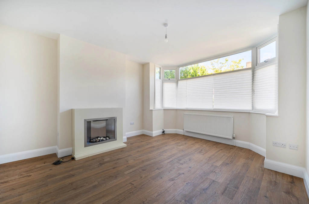3 bedrooms houses for sale in Clovelly Avenue, Colindale - NW9 view 6