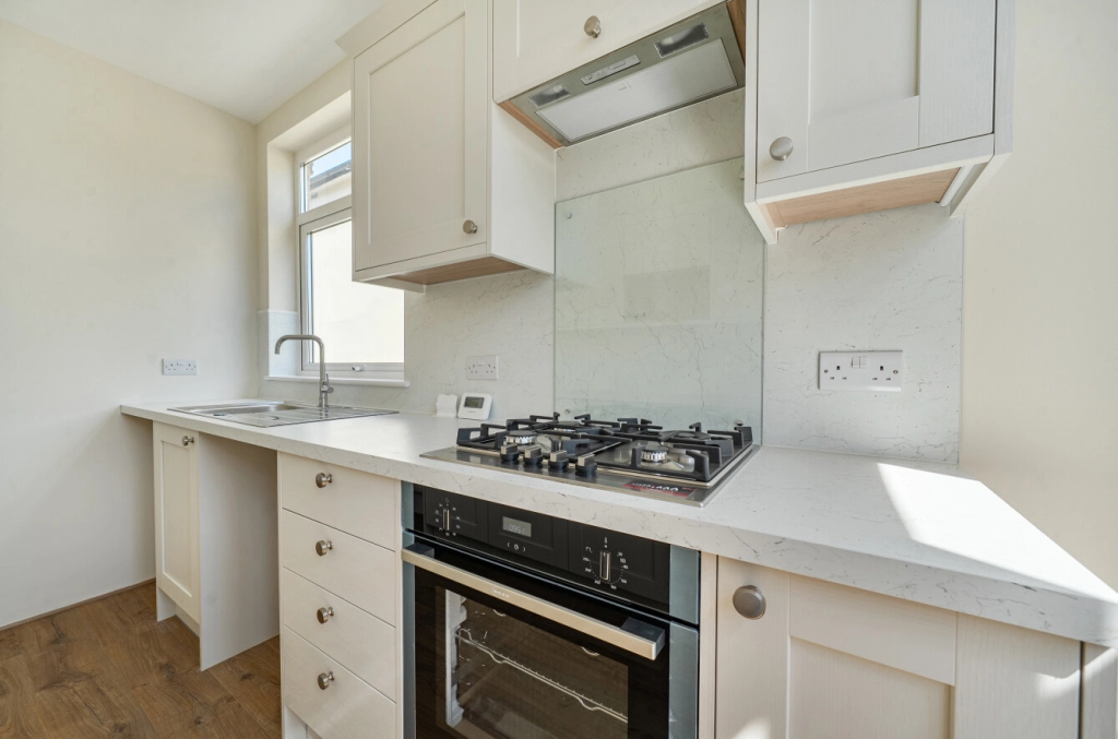 3 bedrooms houses for sale in Clovelly Avenue, Colindale - NW9 view 9