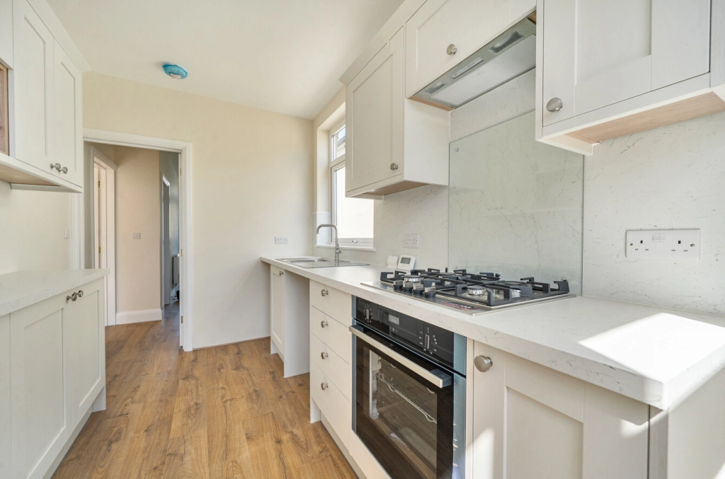 3 bedrooms houses for sale in Clovelly Avenue, Colindale - NW9 view 8