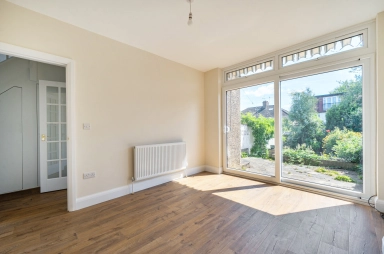 Clovelly Avenue, Colindale - NW9 view 6