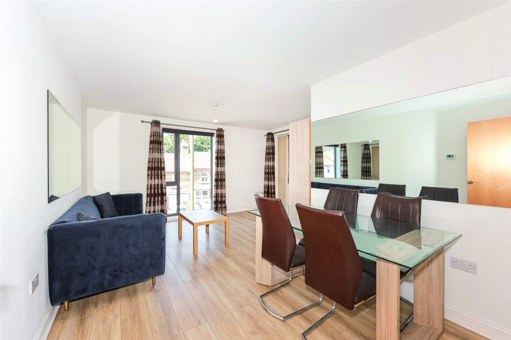2 bedrooms apartments/flats for sale in Mornington Close, Colindale - NW9 view 12