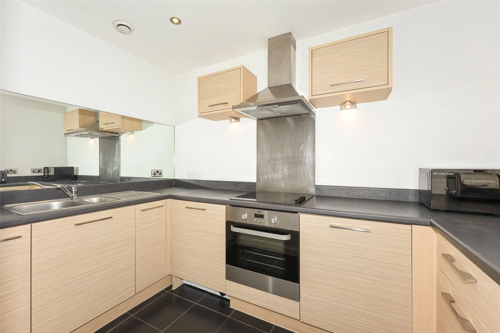 2 bedrooms apartments/flats for sale in Mornington Close, Colindale - NW9 view 9