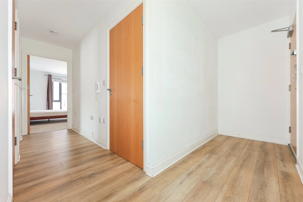 2 bedrooms apartments/flats for sale in Mornington Close, Colindale - NW9 view 11