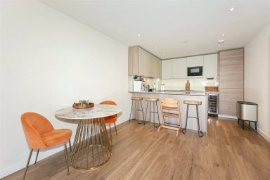 Beaufort Square, Beaufort Park, Colindale - NW9 view 15