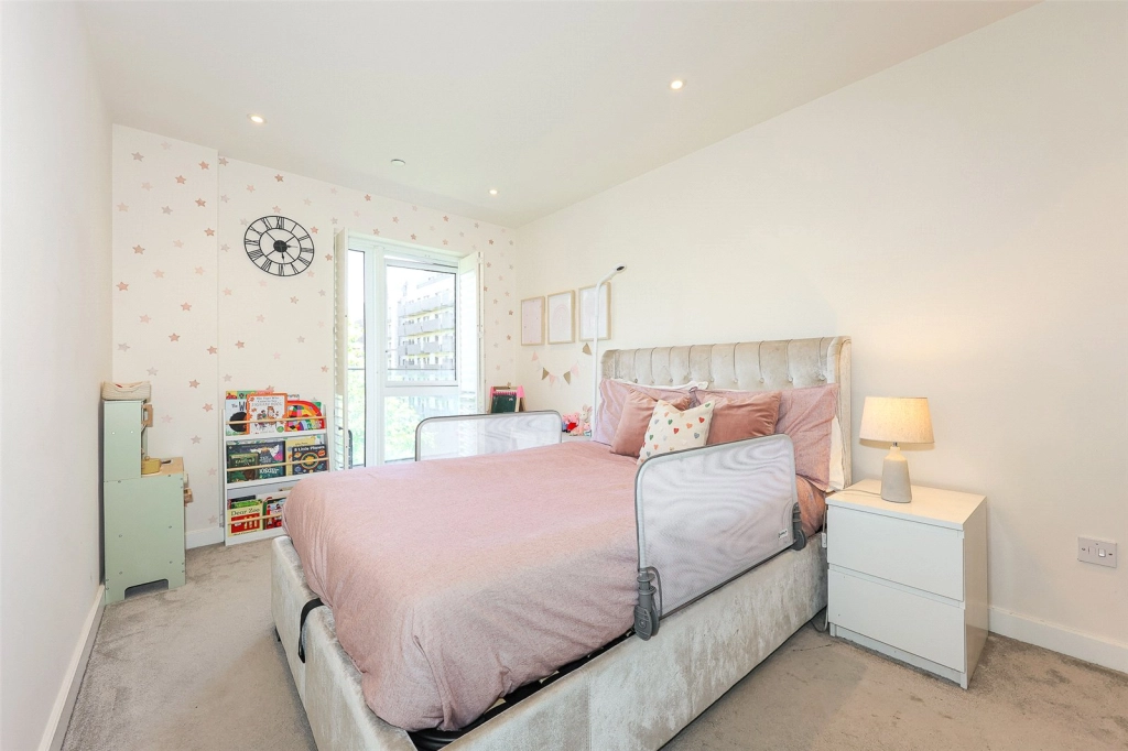 2 bedrooms apartments/flats for sale in Beaufort Square, Beaufort Park, Colindale - NW9 view 18