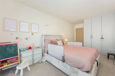 Beaufort Square, Beaufort Park, Colindale - NW9 view 7