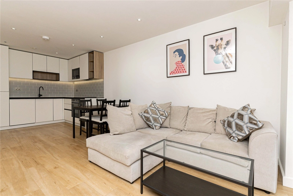 1 bedroom apartments/flats for sale in Beaufort Square, Beaufort Park, Colindale - NW9 view 3