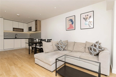 Beaufort Square, Beaufort Park, Colindale - NW9 view 3