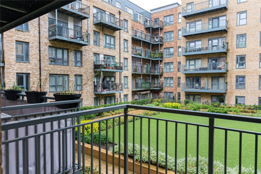 1 bedroom apartments/flats for sale in Beaufort Square, Beaufort Park, Colindale - NW9 view 10