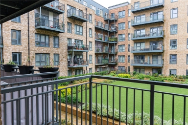 Beaufort Square, Beaufort Park, Colindale - NW9 view 10
