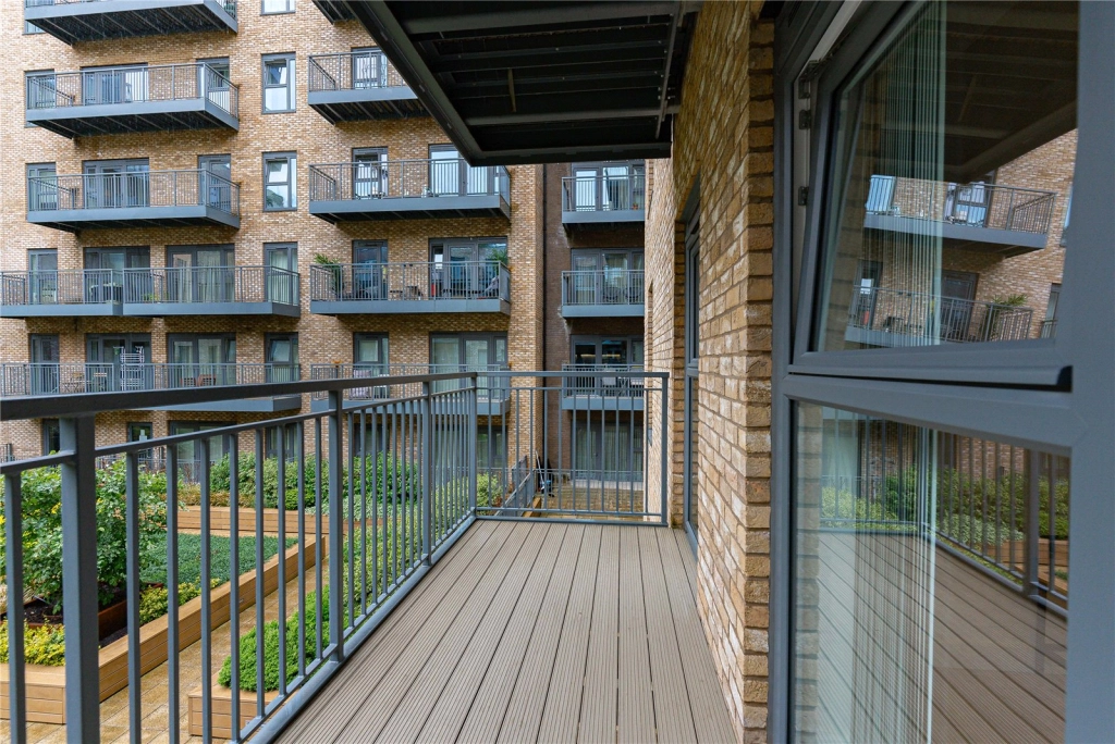 1 bedroom apartments/flats for sale in Beaufort Square, Beaufort Park, Colindale - NW9 view 9
