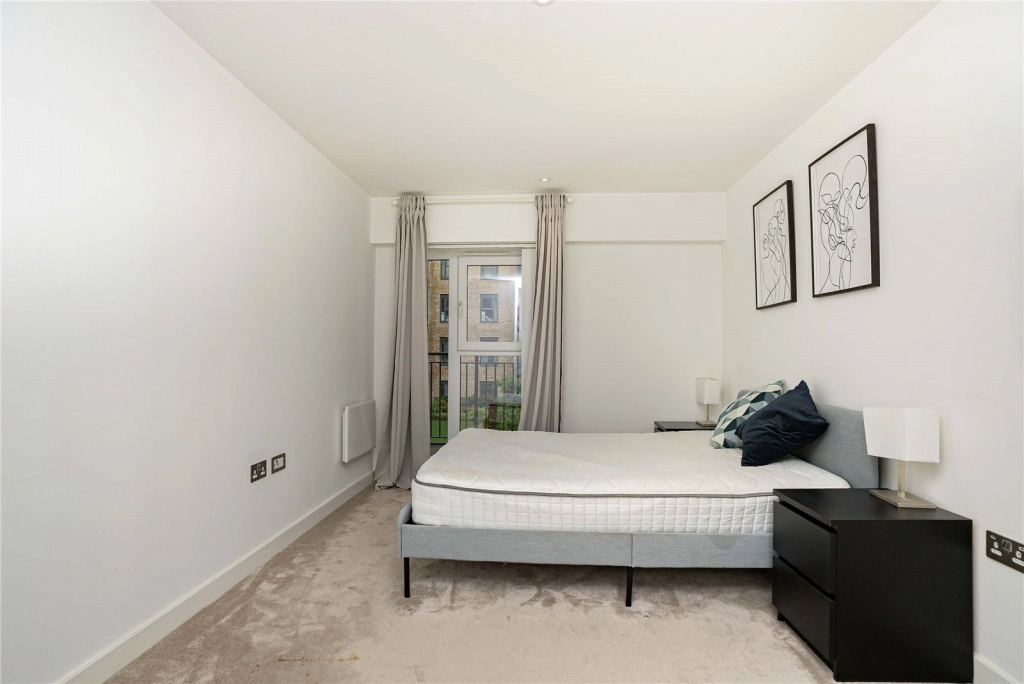 1 bedroom apartments/flats for sale in Beaufort Square, Beaufort Park, Colindale - NW9 view 6