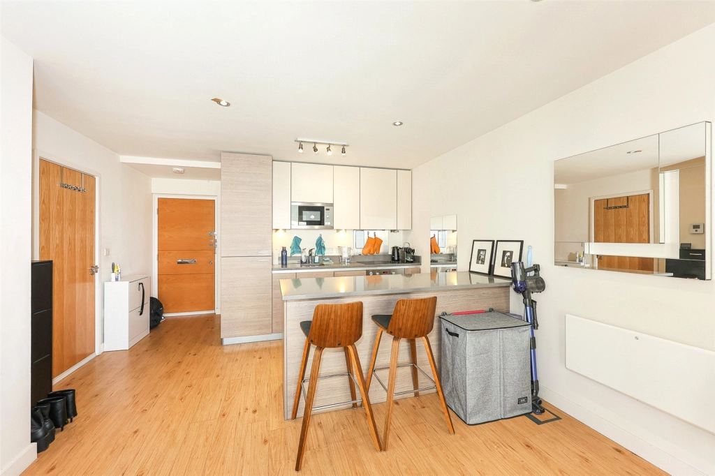 1 bedroom apartments/flats for sale in East Drive, Beaufort Park, Colindale - NW9 view 7