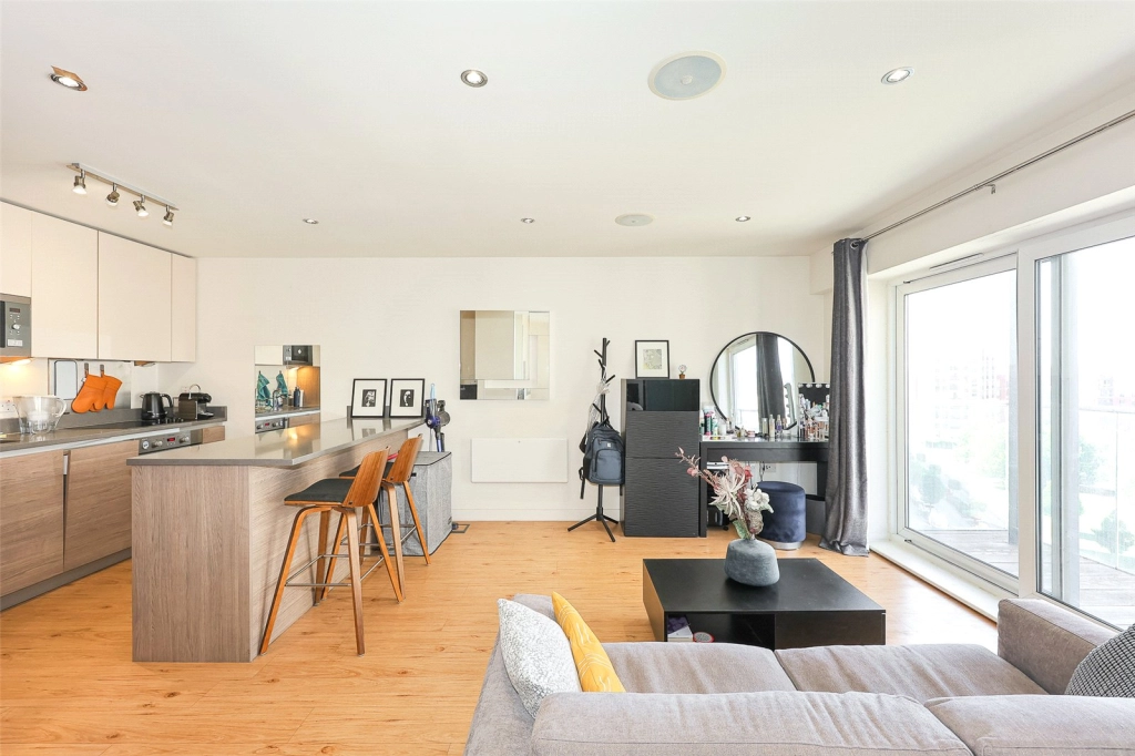 1 bedroom apartments/flats for sale in East Drive, Beaufort Park, Colindale - NW9 view 2