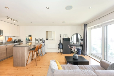East Drive, Beaufort Park, Colindale - NW9 view 2