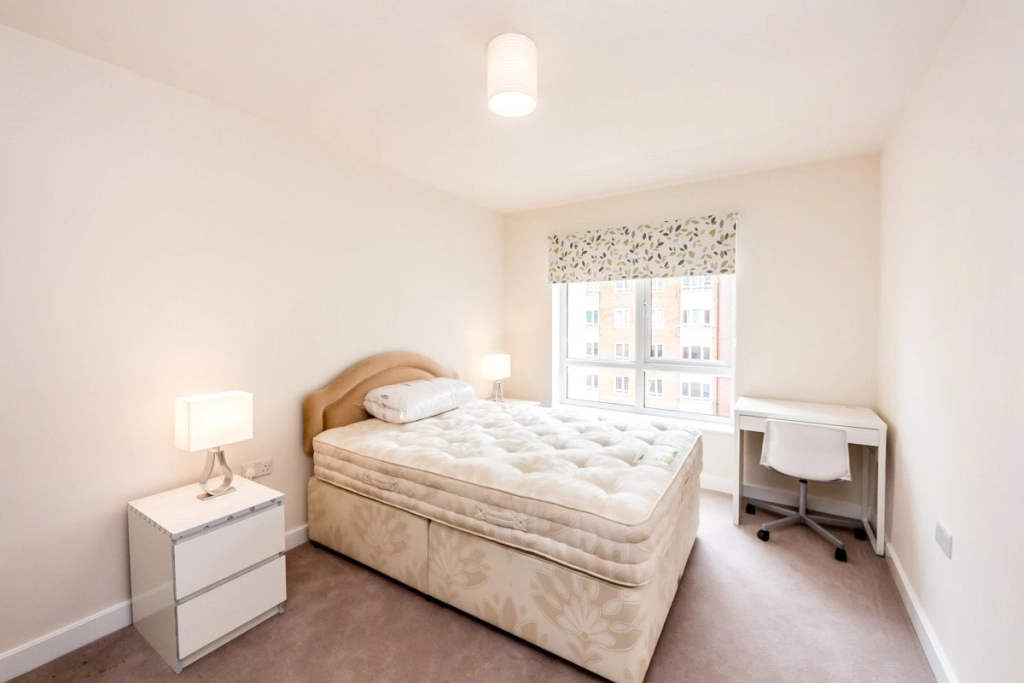 2 bedrooms apartments/flats for sale in Beaufort Square, London - NW9 view 3