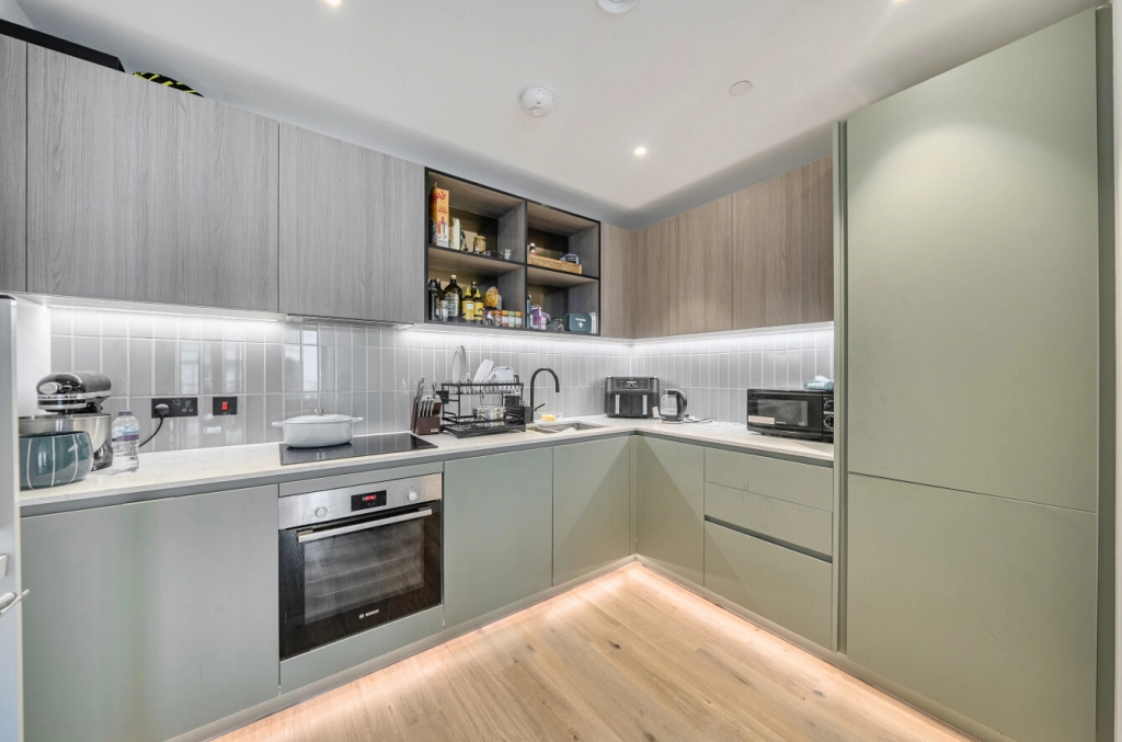1 bedroom apartments/flats for sale in Cedrus Avenue, Southall - UB1 view 8
