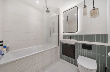 Cedrus Avenue, Southall - UB1 view 7