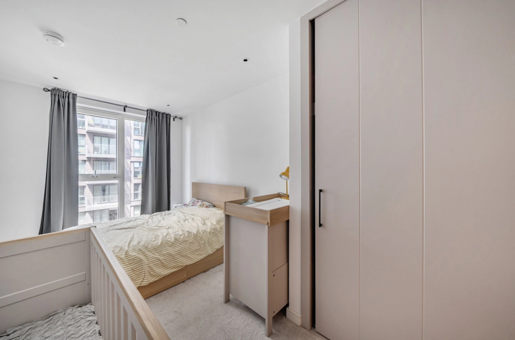 1 bedroom apartments/flats for sale in Cedrus Avenue, Southall - UB1 view 6