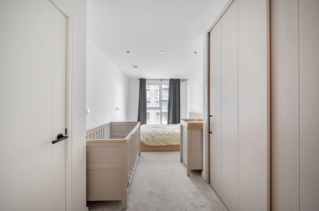 1 bedroom apartments/flats for sale in Cedrus Avenue, Southall - UB1 view 14