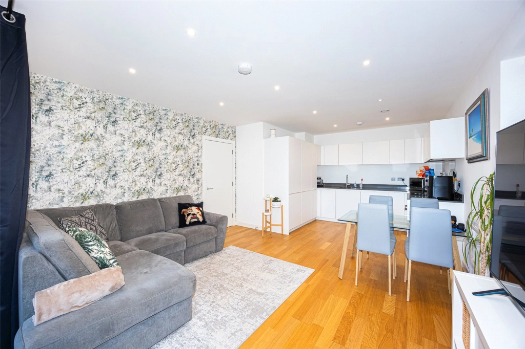 1 bedroom apartments/flats for sale in Samara Drive, Southall - UB1 view 4