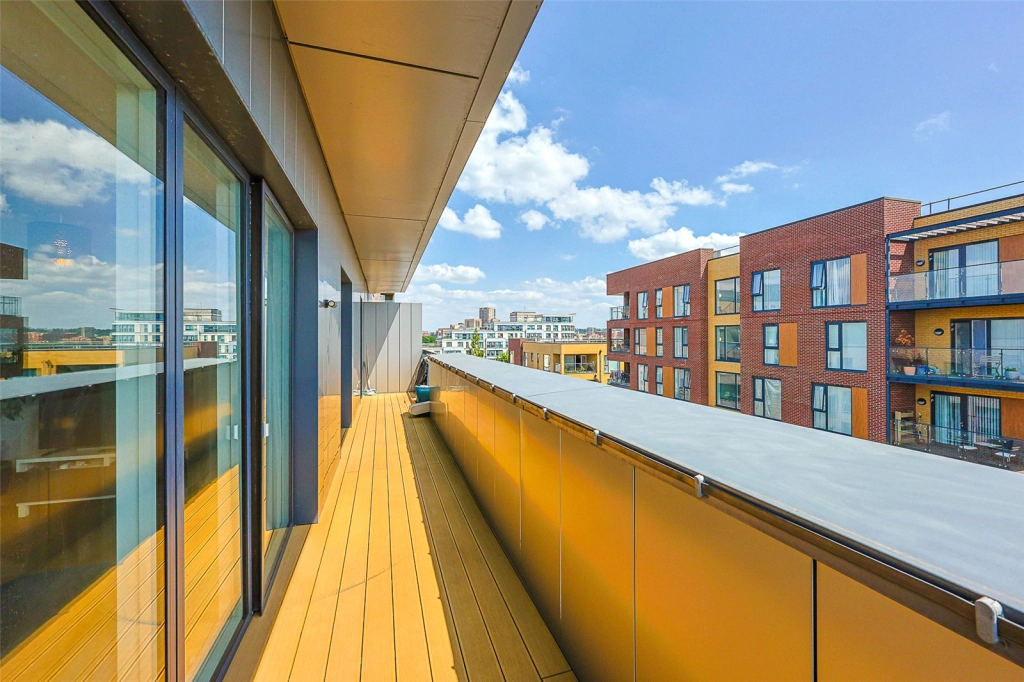 2 bedrooms apartments/flats for sale in Grove Park, Colindale - NW9 view 16