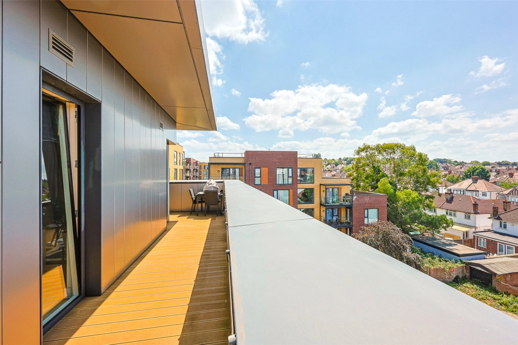 2 bedrooms apartments/flats for sale in Grove Park, Colindale - NW9 view 15