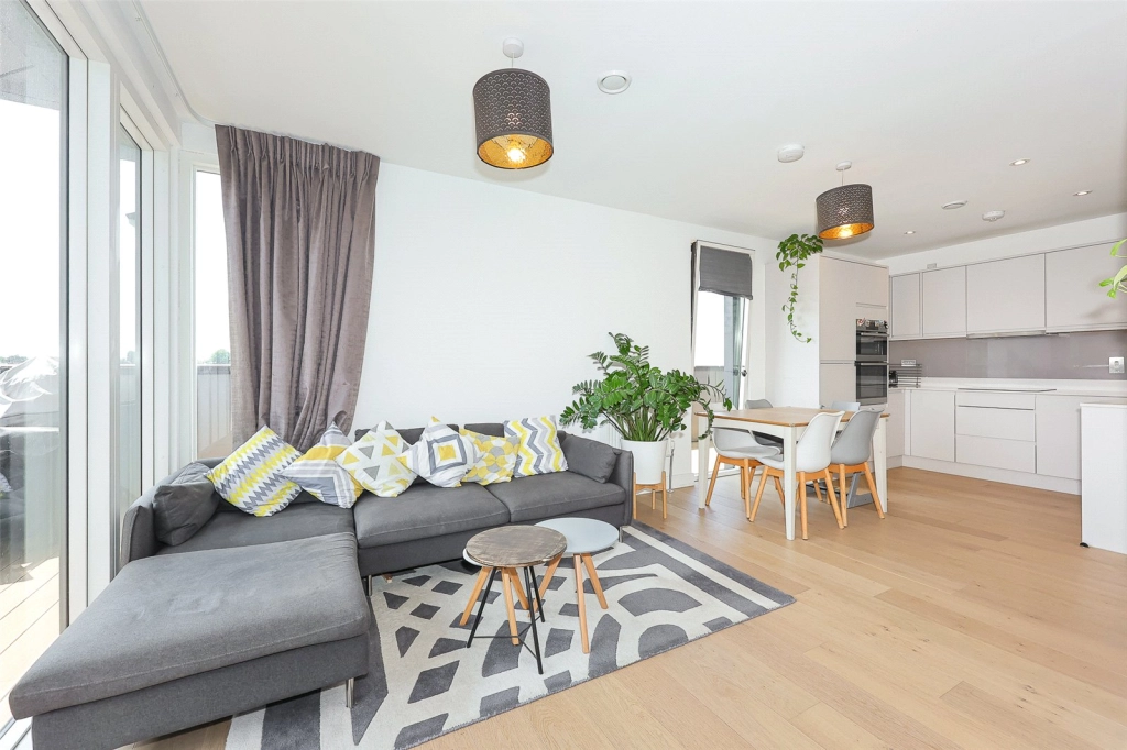 2 bedrooms apartments/flats for sale in Grove Park, Colindale - NW9 view 3