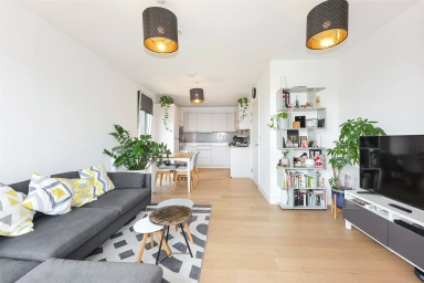 Grove Park, Colindale - NW9 view 4