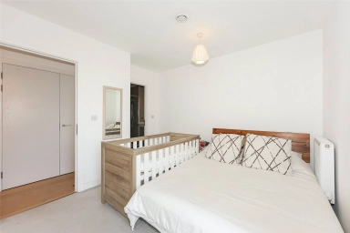 Grove Park, Colindale - NW9 view 8