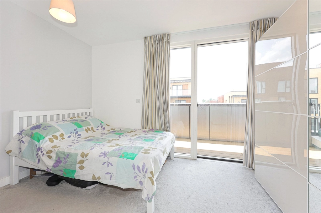 2 bedrooms apartments/flats for sale in Grove Park, Colindale - NW9 view 11