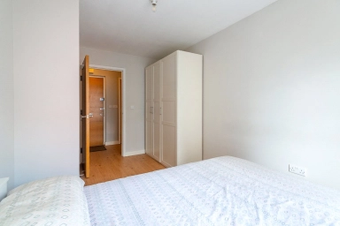 Heritage Avenue, London - NW9 view 8