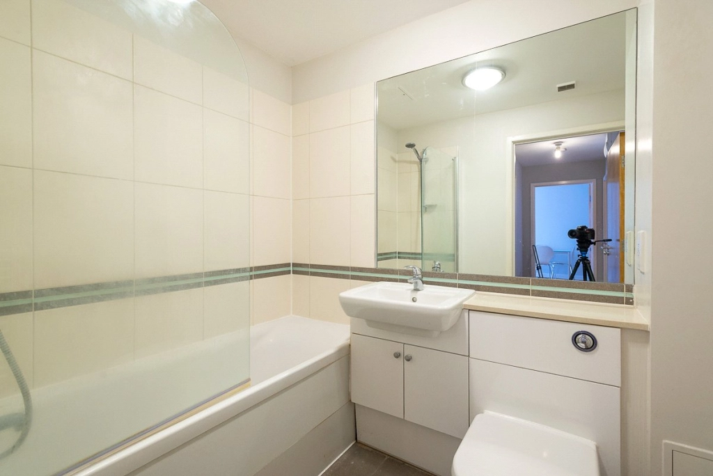 2 bedrooms apartments/flats for sale in Heritage Avenue, London - NW9 view 11